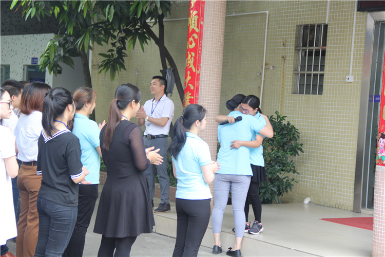袁瑞芬在分享中用眼淚感動(dòng)了在場(chǎng)的所有人，滿滿的正能量